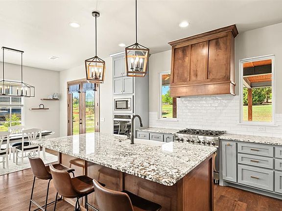 3rd image of 3261 Red Ridge Dr