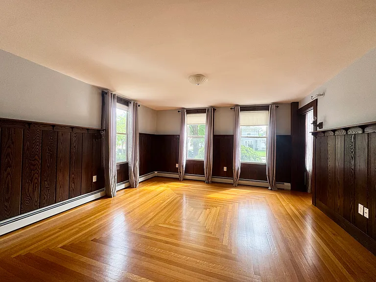 11 Walnut St #1 — Photo 2