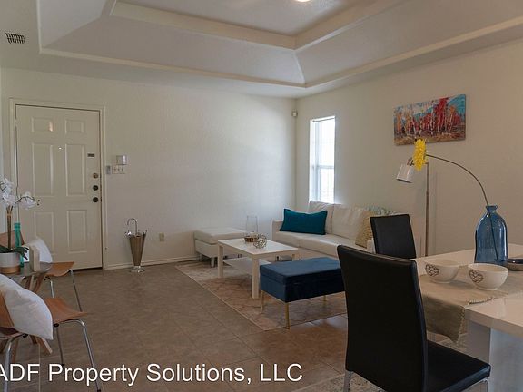4th image of 2402 Kimberly Ln APT 1