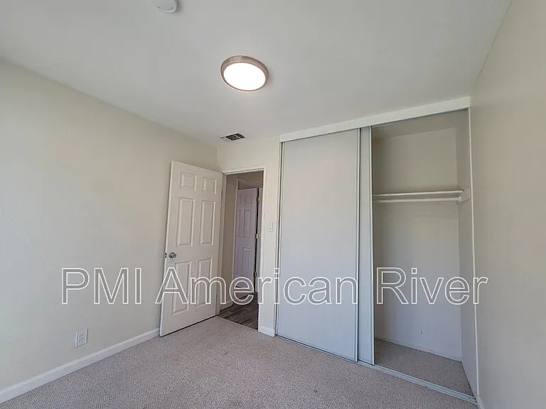 881 Beardsley Dr — Photo 10