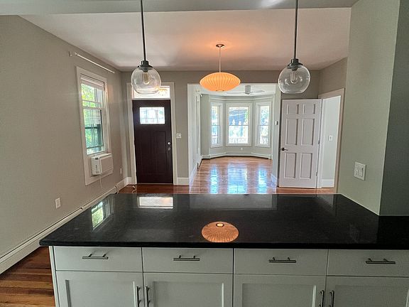 5th image of 190 Main St #1