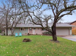 21366 Ravenna Dr, South Bend, IN 46628