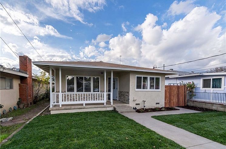 1st image of 2882 Berkeley Ave