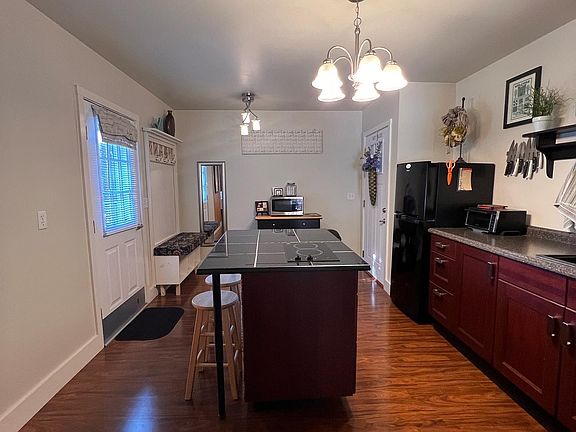 5th image of 1111 Laural Ln #2