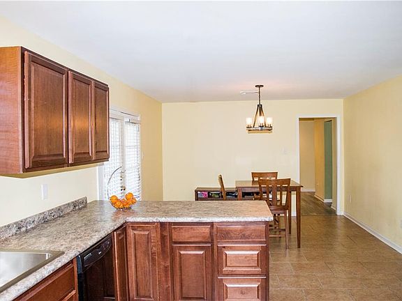 5th image of 1364 Saint Theresa St
