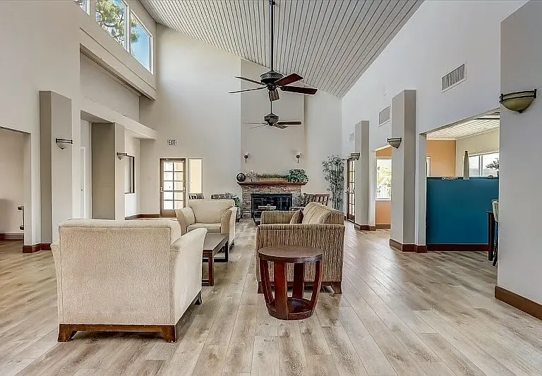Villa La Jolla Dr — Photo 8