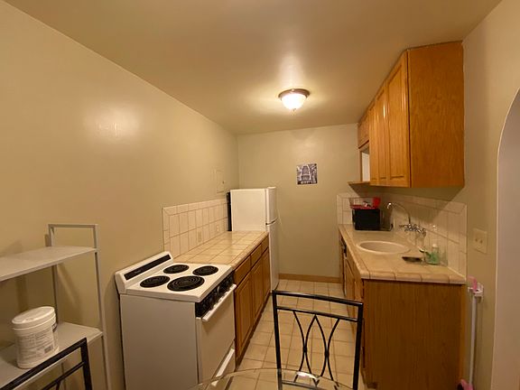 3rd image of 4235 Brooklyn Ave NE
