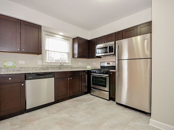 3rd image of 3021 Lynn Ct APT B
