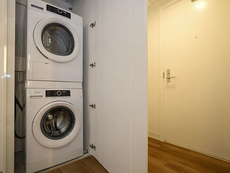 987 Queen St #2708 — Photo 9