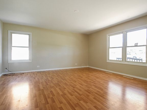 4th image of 332 Hazelwood Ln