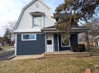 207 N 5th Ave, Walworth, WI 53184