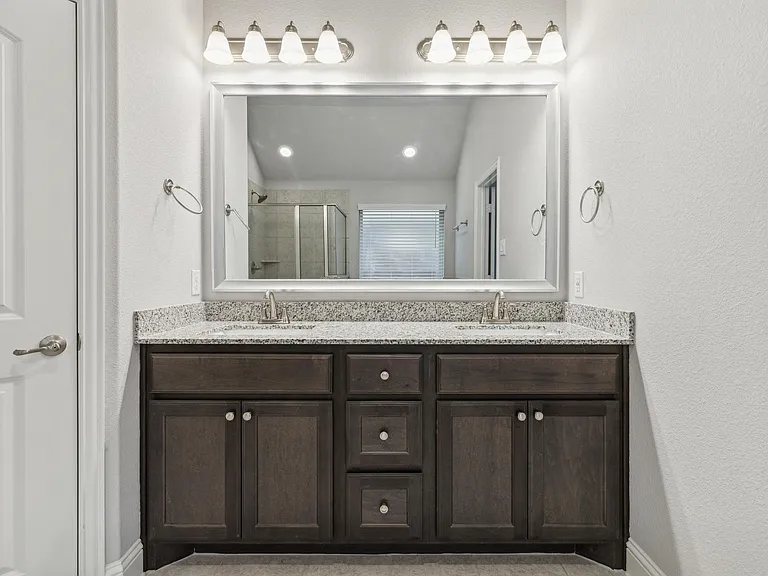 810 Mildren Ln — Photo 17