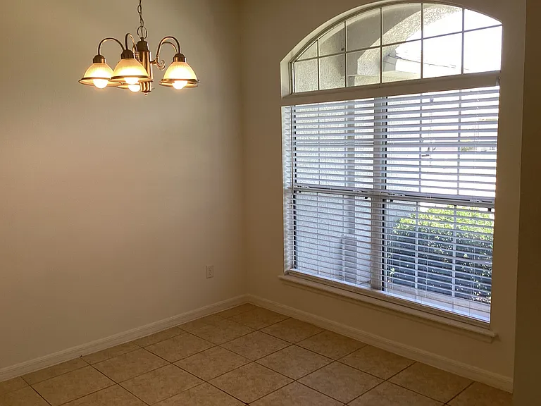 1424 Mistflower Ln — Photo 8