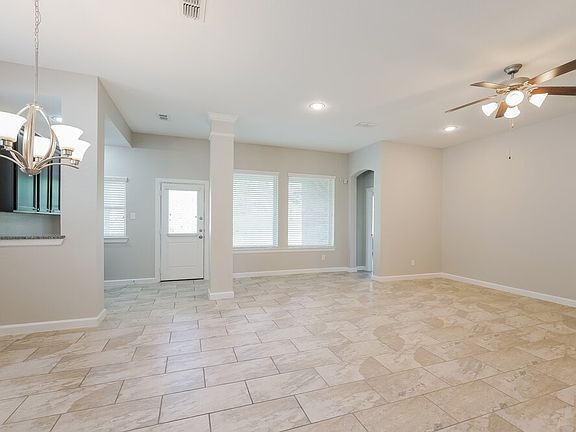 5th image of 415 Rocky Briar Ct