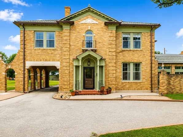 618 Main St, Kerrville, TX 78028