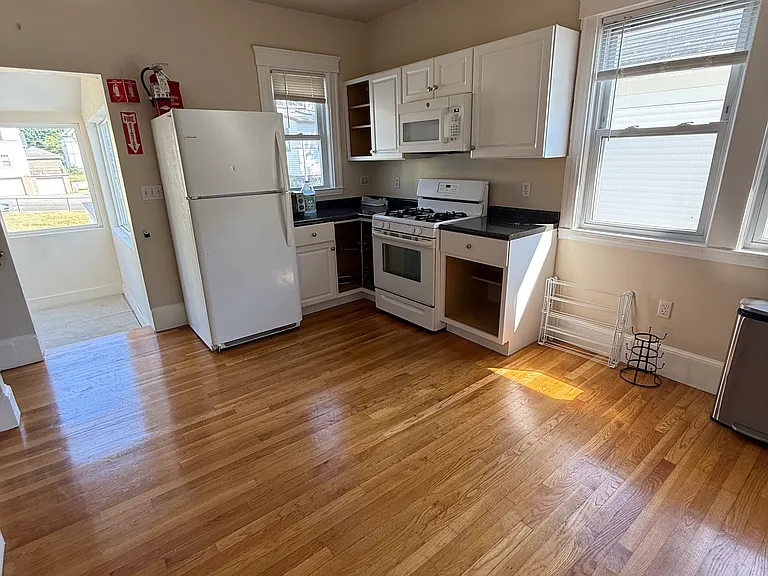 98 W Quincy St #2 — Photo 16