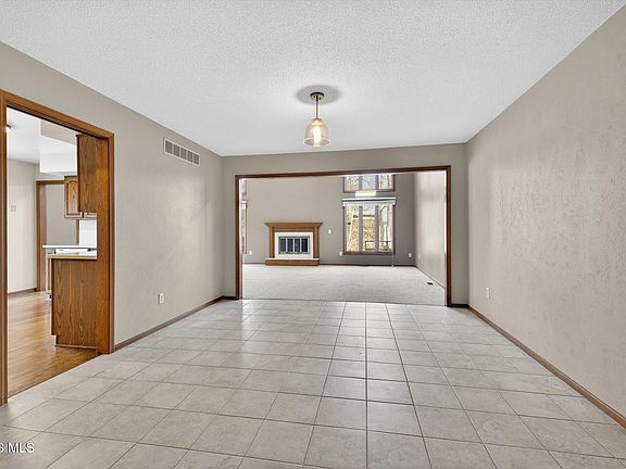 5th image of 2355 Parliament Sq #2355