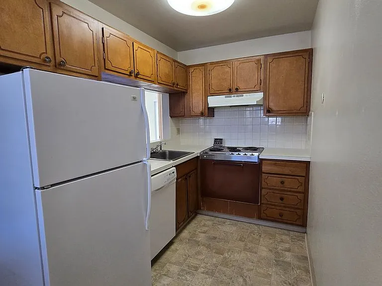 2845 Broadway Street — Photo 15