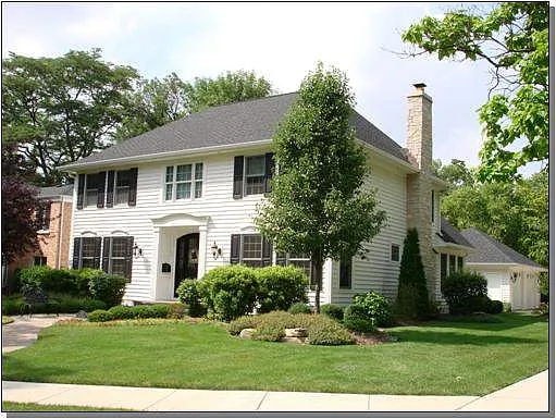 241 E May St photo 1