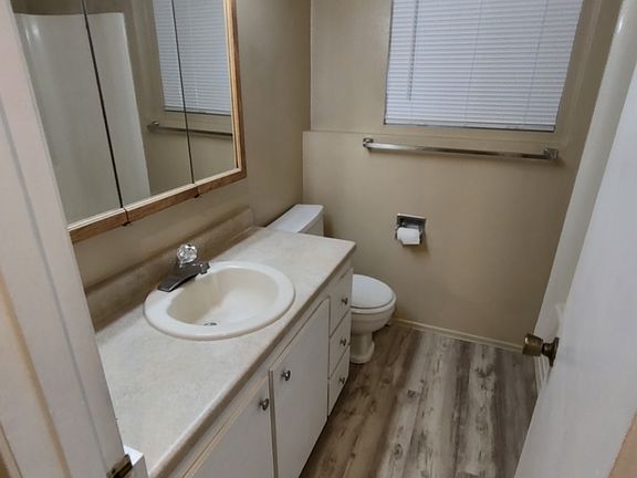 5th image of 1122 Francis Ave