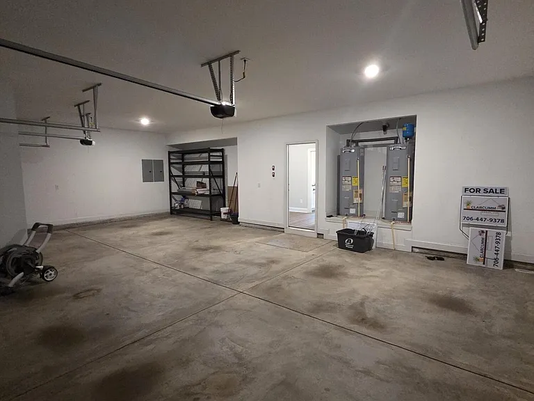 2105 Thornbury Cv — Photo 45