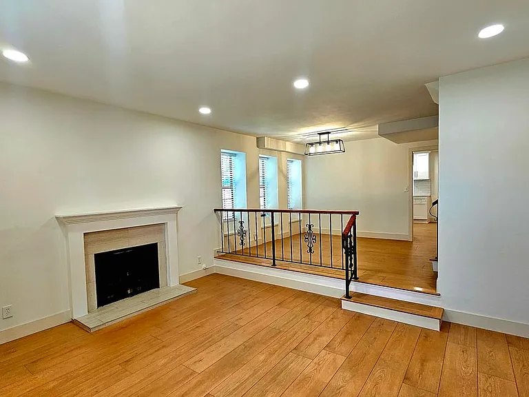 121 N Muscatel Ave #F — Photo 1