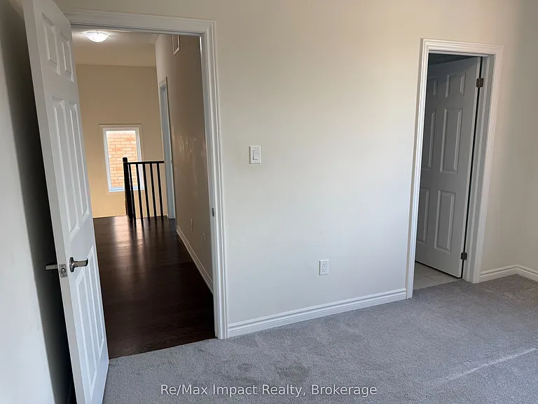 166 Auckland Dr — Photo 43