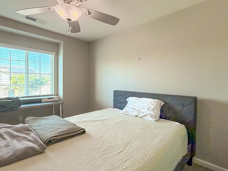 3060 Morris Ave — Photo 35