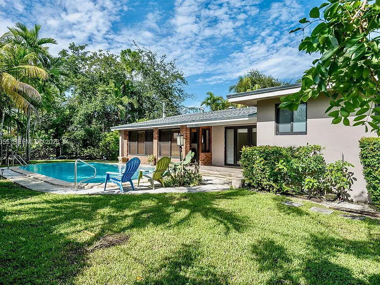 9100 SW 81st Ave — Photo 1
