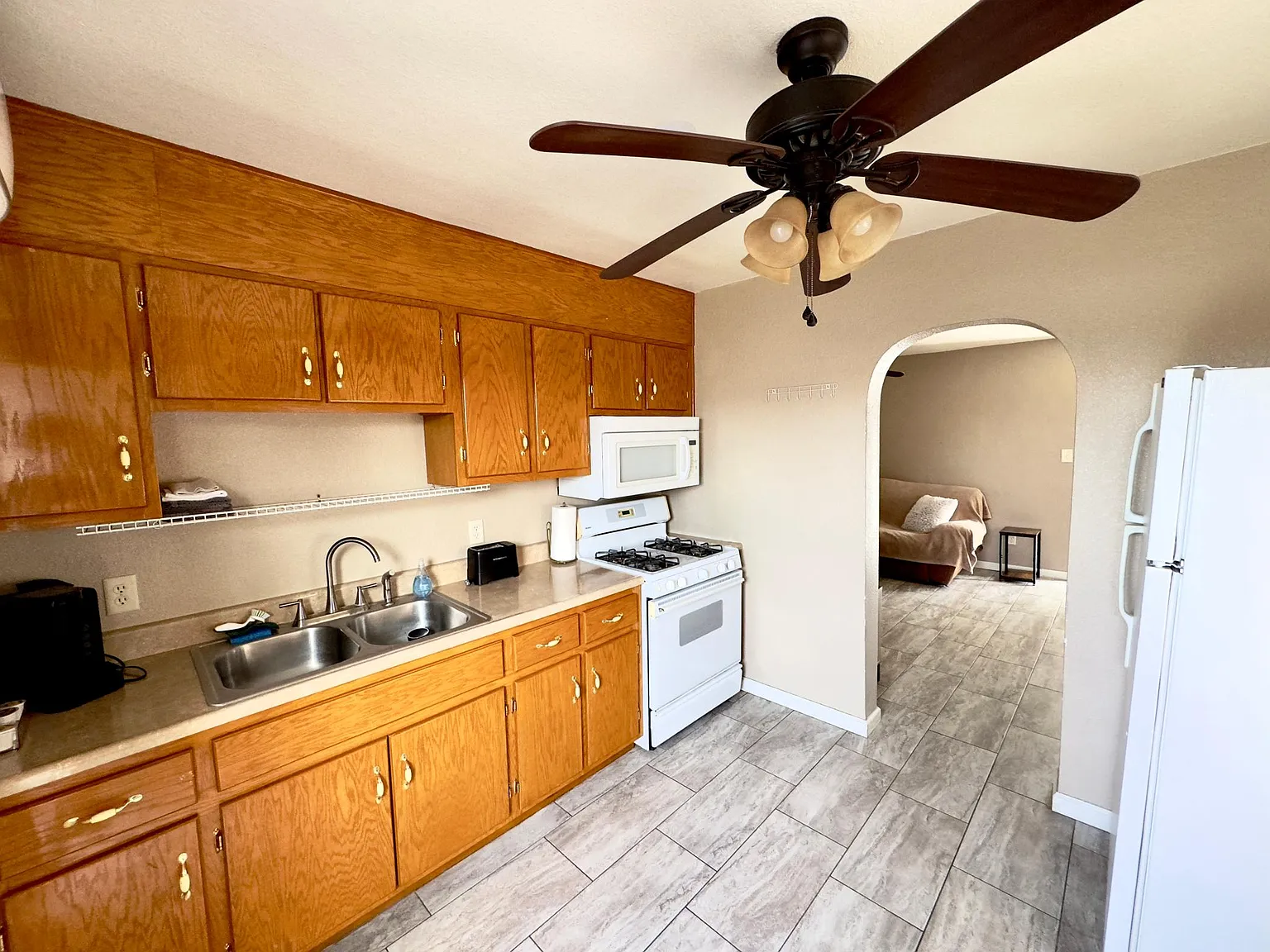 2 bed, 1000 sqft, $1,650 — Photo 4