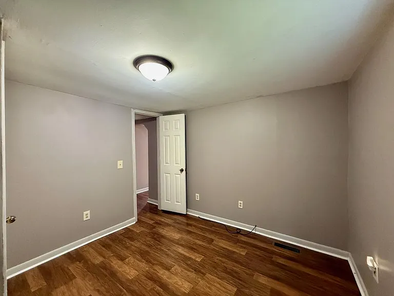 6710 Cedar Creek Rd — Photo 10