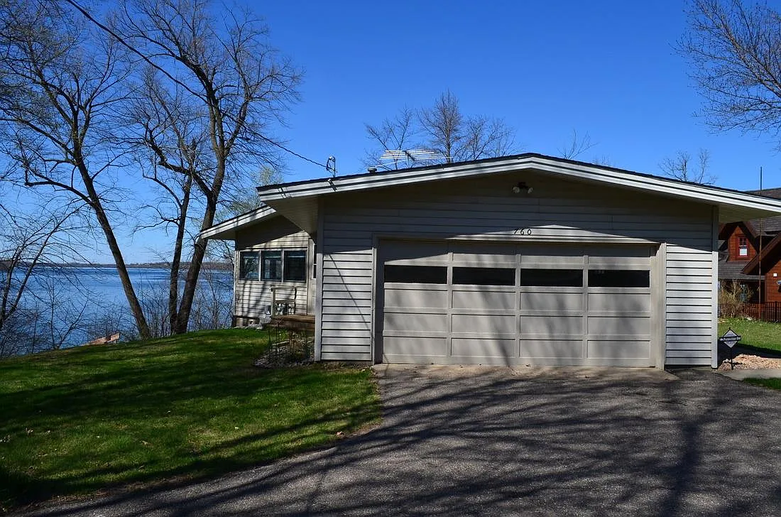 760 Old Beach Ln — Photo 4