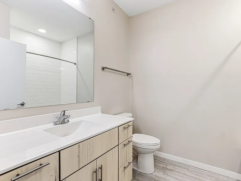 11-web-or-mls-10950-Red-Cir-Dr-11