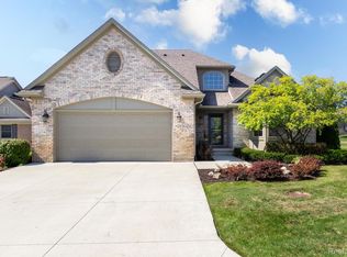 20622 Golf Ridge Cir, Livonia, MI 48152
