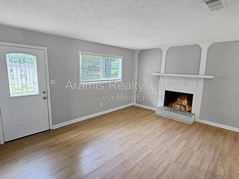 3894 Cindy Dr — Photo 2
