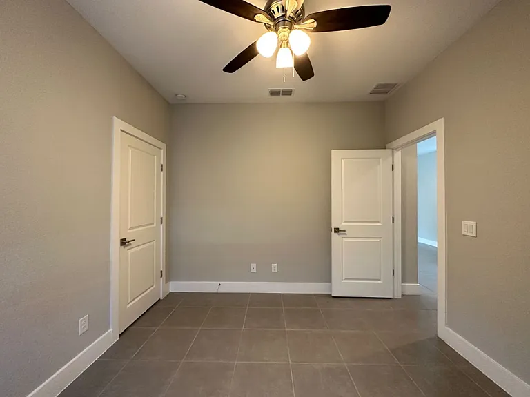 207 Begonia Ln — Photo 11