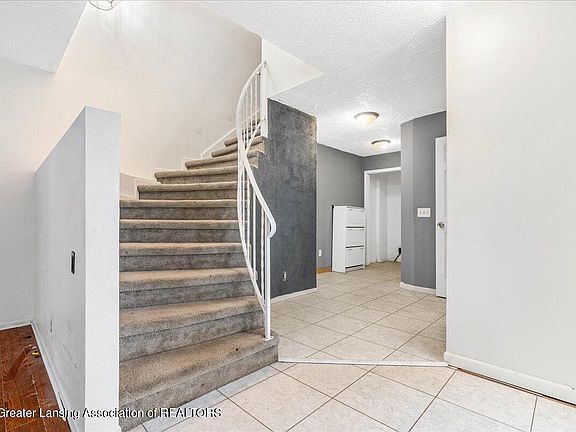 5th image of 1032 London Dr