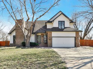 642 Glendevon Rd, Andover, KS 67002