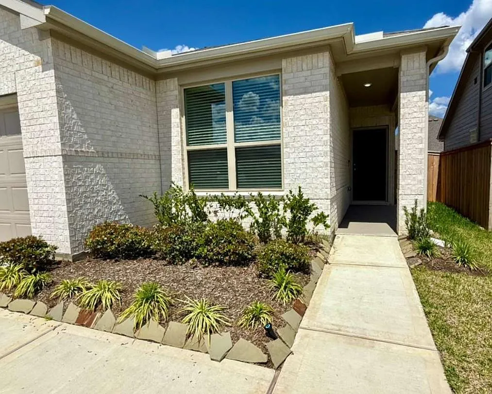 Building Photo - 15349 Dapple Bluff Ln