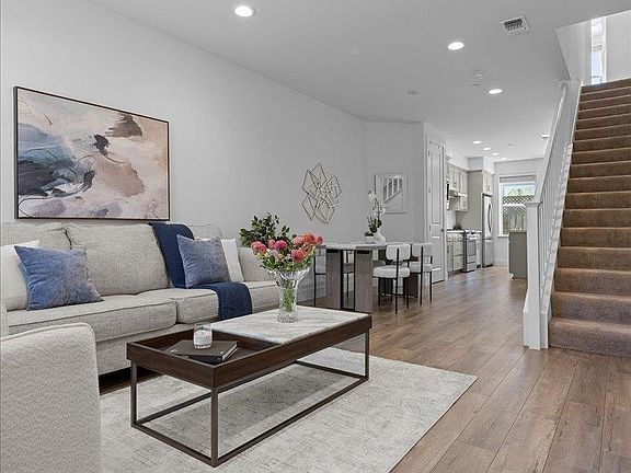 4th image of 937 Prospect Avenue