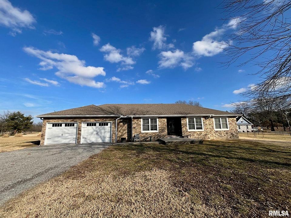 1st image of 300 McVicker Dr