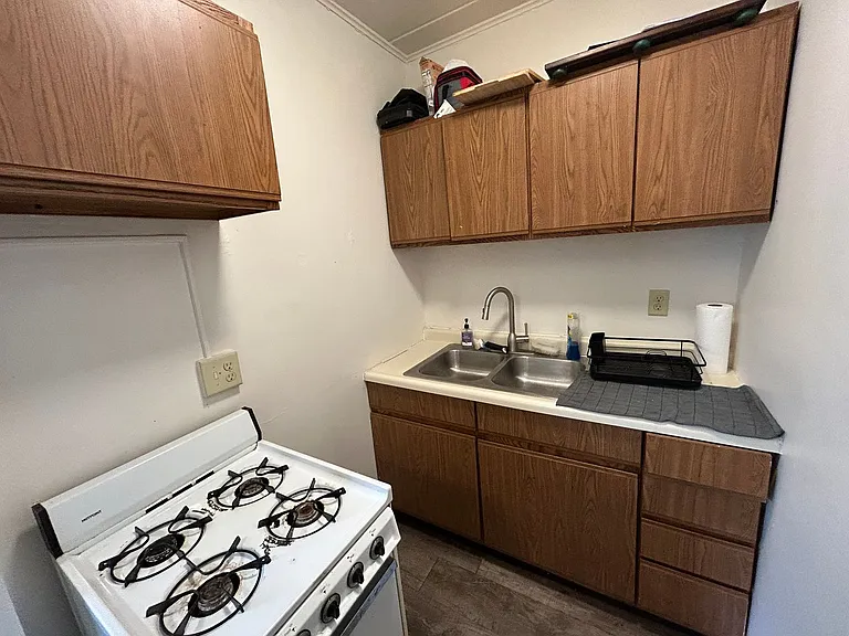 930 N Marshall St — Photo 38