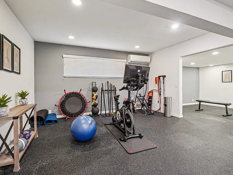 Apartment Complex Near SoFi Stadium with Pool, BBQ Area, Gym and Parking. — Photo 13