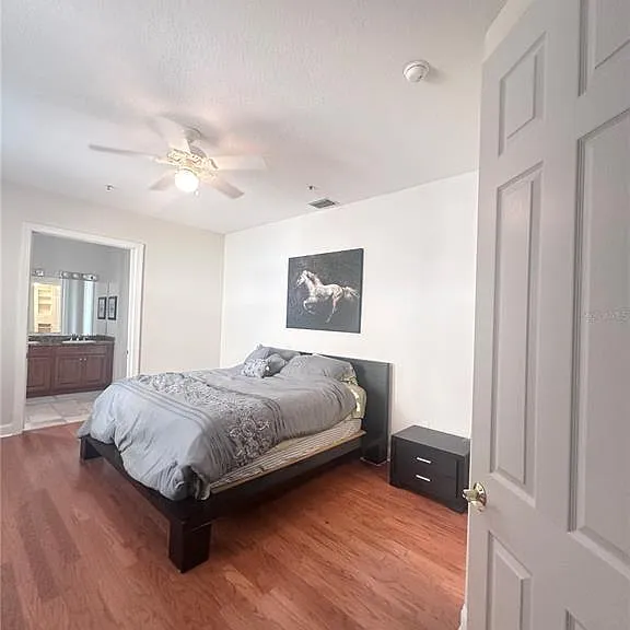 2303 Kensington Garden Ln — Photo 15