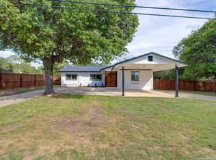 1507 Sycamore St, Bandera, TX 78003