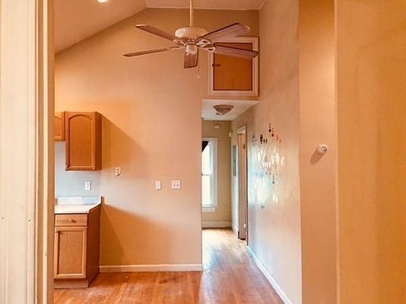 4th image of 54 Bellevue Ave
