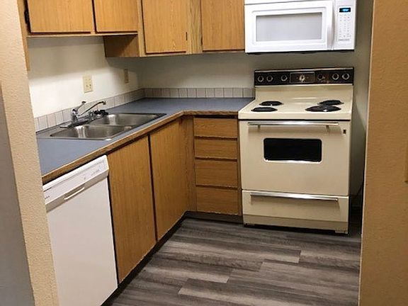 5th image of 3131 Ferry Ave Unit B-108