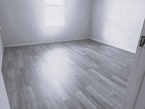 3rd image of 1102 Circle M Dr APT C