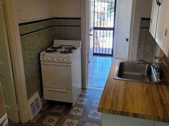 3rd image of 3308 N Ozark Ave #2