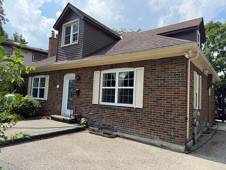 1226 Oxford Ave — Photo 3